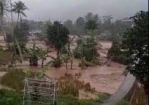 Dua Orang Tertimbun Longsor Akibat Banjir Bandang, di Desa Citengah Sumedang Selatan