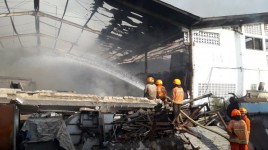 Pabrik Daswol di Kersamenak Kabupaten Garut Hangus Terbakar Habis