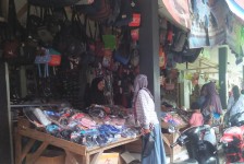 H-2 Lebaran 2021, Pasar Tradisonal di Pangandaran Diserbu Warga