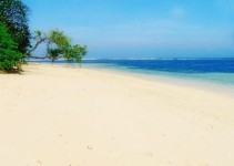 Ujung Genteng Sukabumi Beach, Suitable For Those Of You Who Want To Pull Over