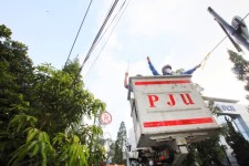 Kabel di Kota Bandung Mulai Dialihkan ke Bawah Tanah, Berikut Ini Jalurnya!