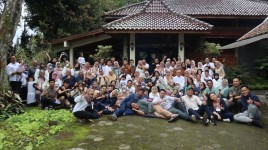 Keluarga Besar Hj. Siti Djumaenah Selenggarakan Halal Bihalal untuk Mempererat Tali Silaturahmi   
