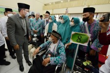 Ridwan Kamil Lepas 413 Calon Jemaah Haji Kloter 34 asal Jawa Barat