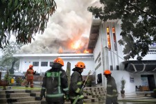 Dokumen dan Peralatan Kerja Ludes Usai Kantor Bapelitbang Kota Bandung Terbakar