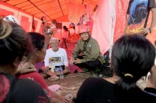 Gempa Bumi Cianjur: Uu Ruzhanul Pastikan Kebutuhan Pengungsi Terpenuhi