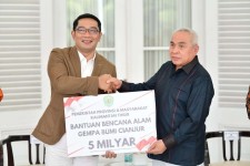 Ridwan Kamil Terima Bantuan Gubernur Kalimantan Timur untuk Gempa Cianjur