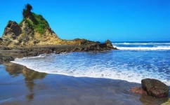 Pantai Karang Nini Pangandaran: Keindahan Wisata Pantai di Jawa Barat
