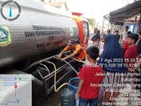 Pemdakab Bogor Gerak Cepat Salurkan 10 Ribu Liter Air Bersih kepada Masyarakat