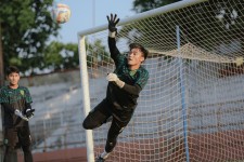 Kiper Timnas Indonesia Ernando Ari Kebobolan Tiga Gol Disorot Publik, Ini Pembelaan Coach Gombau