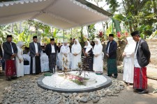 Pemda Pangandaran Laksanakan Ziarah Makam Tokoh Agama dan Presidun Pemakaran Kabupaten Pangandaran 