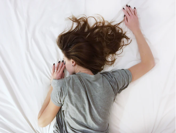Larangan Wanita Sedang Haid Tidur Siang, Mitos atau Fakta?