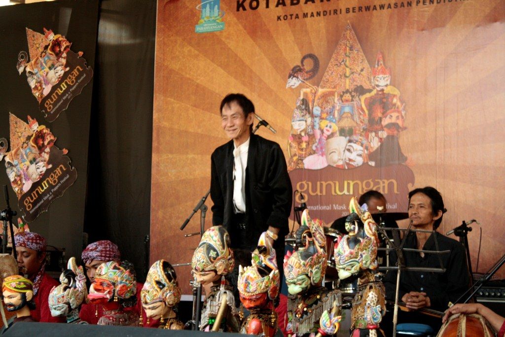 Tan De Seng, Keturunan Tionghoa yang Menjadi Maestro Musik Sunda