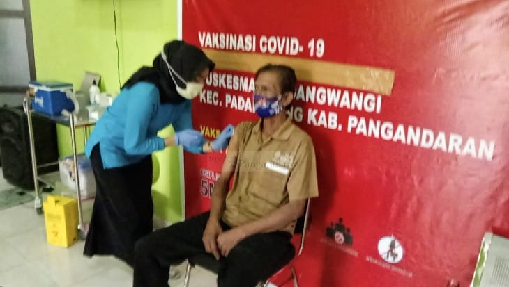 Vaksinasi Covid-19 Tahap Dua bagi Ratusan Pelayanan Publik di Pangandaran
