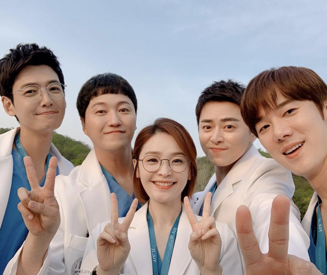 Drama Korea Hospital Playlist 2 Episode 1 Sub Indo, Kembalinya Kisah 5 Dokter Jenius