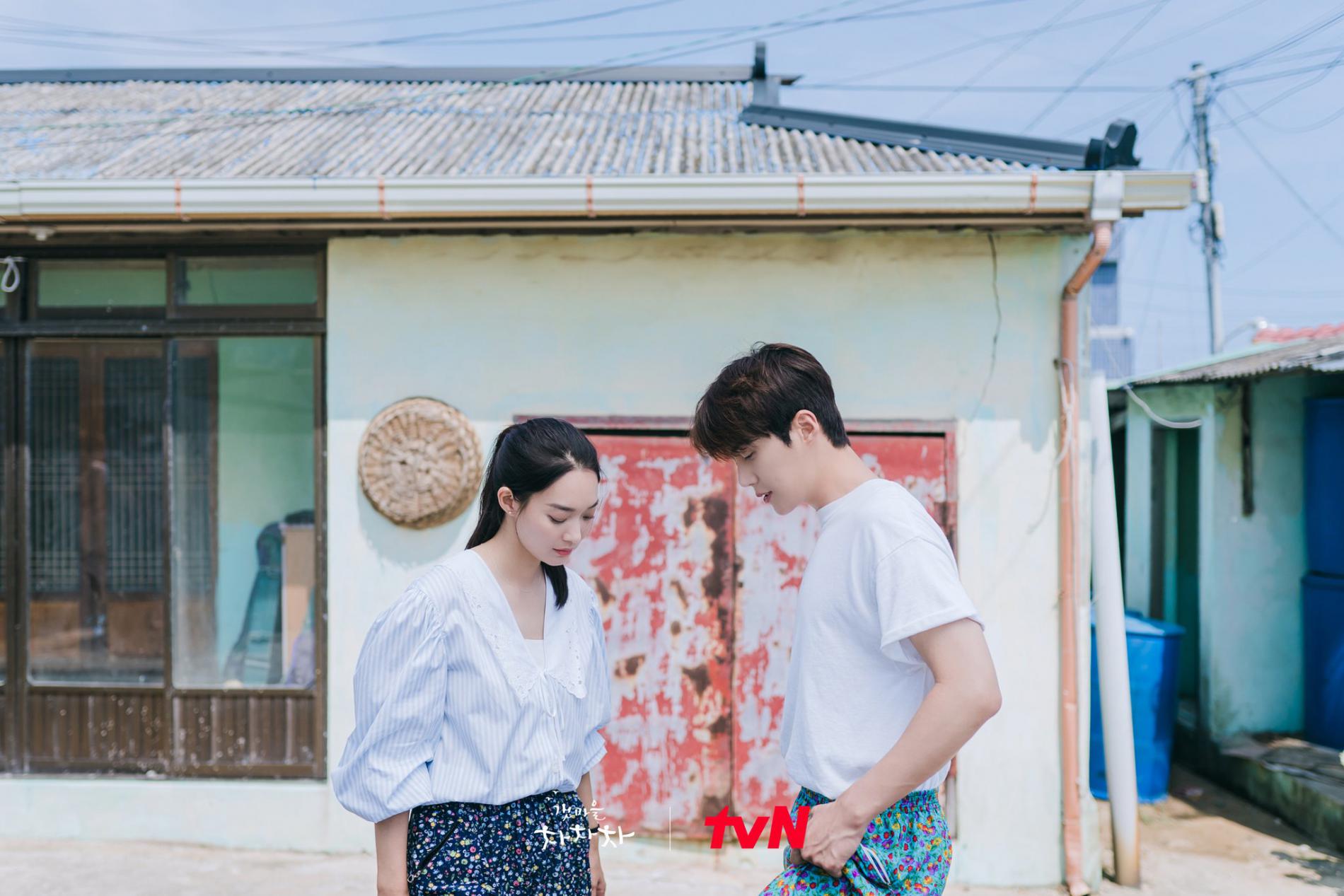 Drama Korea Hometown Cha Cha Cha Episode 7 Sub Indo, Hadirnya Orang Ketiga