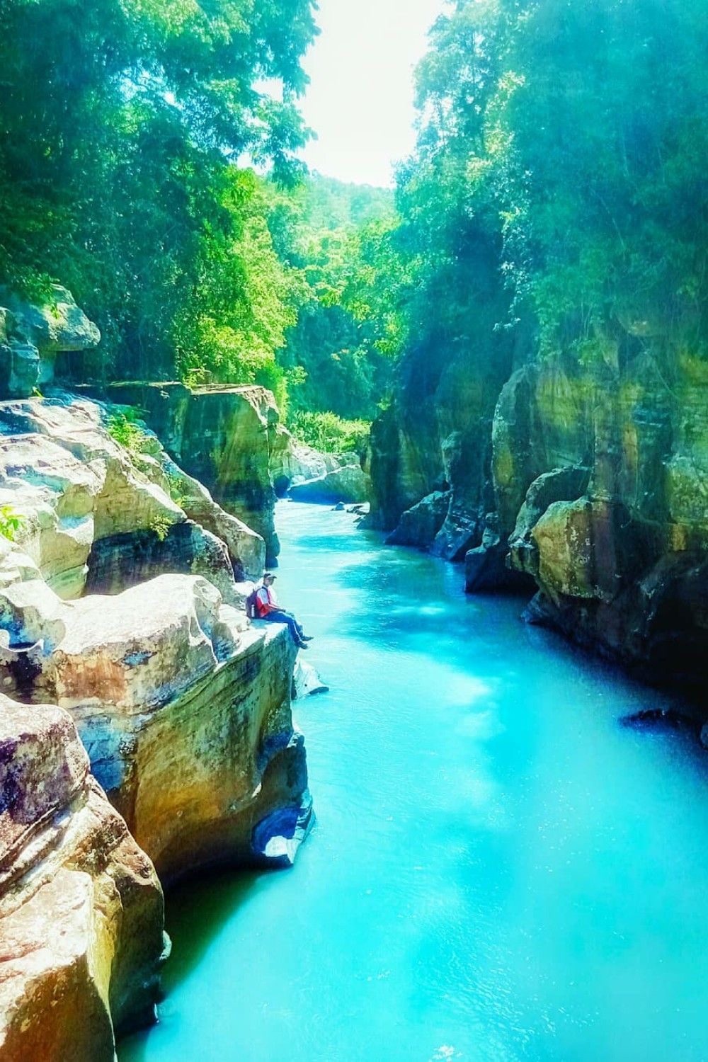 Destinasi Wisata Tasikmalaya, Tonjong Canyon Sungai Jernih dengan Tebing bak Diukir