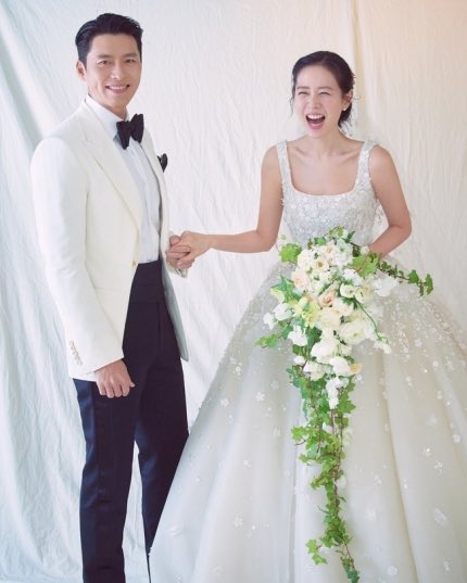 Pernikahan  Son Ye Jin dan Hyun Bin Jadi Trending      