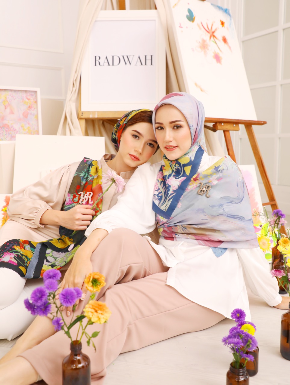 Radwah Kolaborasi dengan Adelia Pasha Lewat Scarf Cantik "The Painter Series"