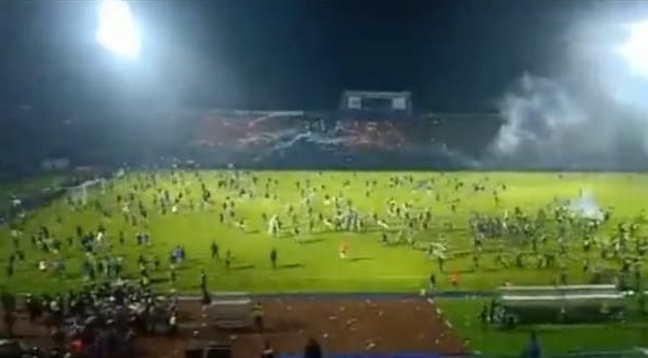 Derbi Jatim Arema FC Vs Persebaya , Memakan 127 Korban Meninggal, Begini Kronologisnya