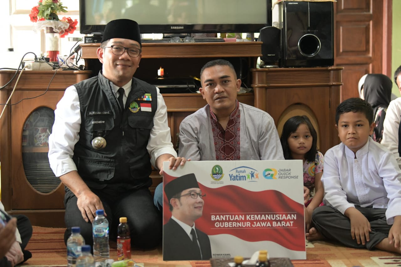 Ridwan Kamil Melayat ke Rumah Duka Amira, Korban hanyut di Curug Kembar Bogor