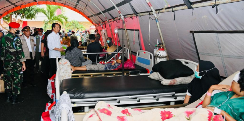 Kunjungi RSUD Sayang Cianjur, Presiden Pastikan Pasien Korban Gempa Ditangani Baik