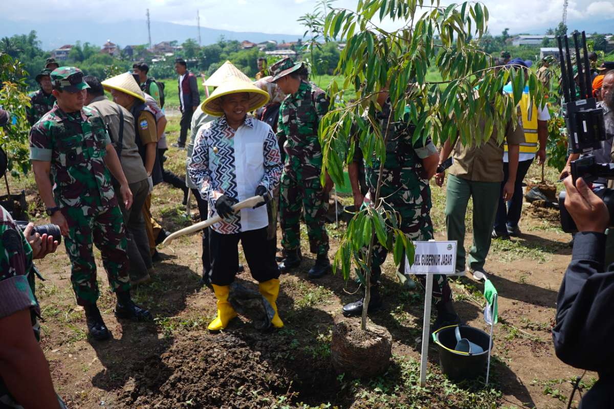 Kabupaten Garut Jadi Tuan Rumah Penanaman 95.760 Pohon Serentak di Jawa Barat