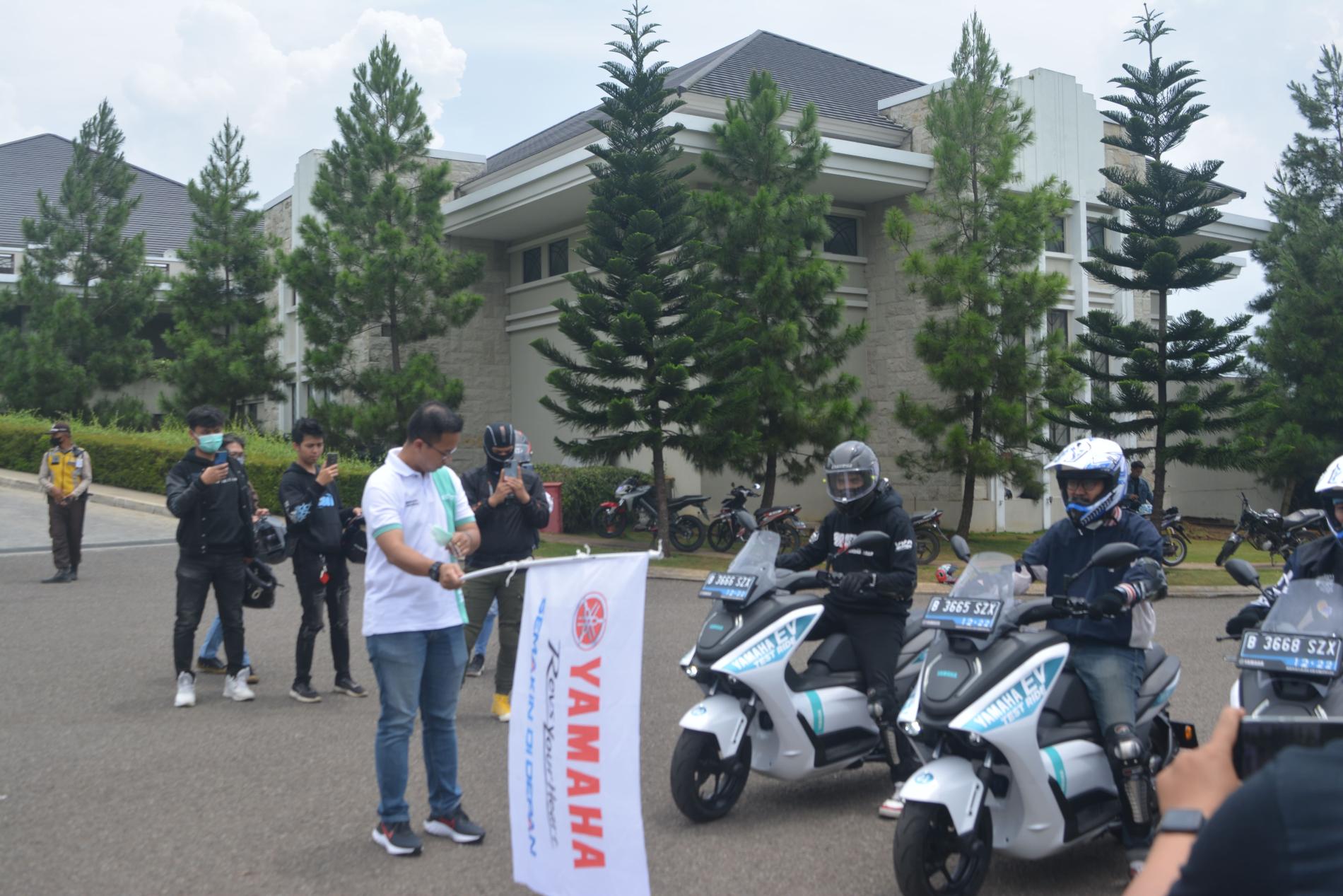 Sensasi Motor Listrik Yamaha E01, Masyarakat Dapat Mencobanya