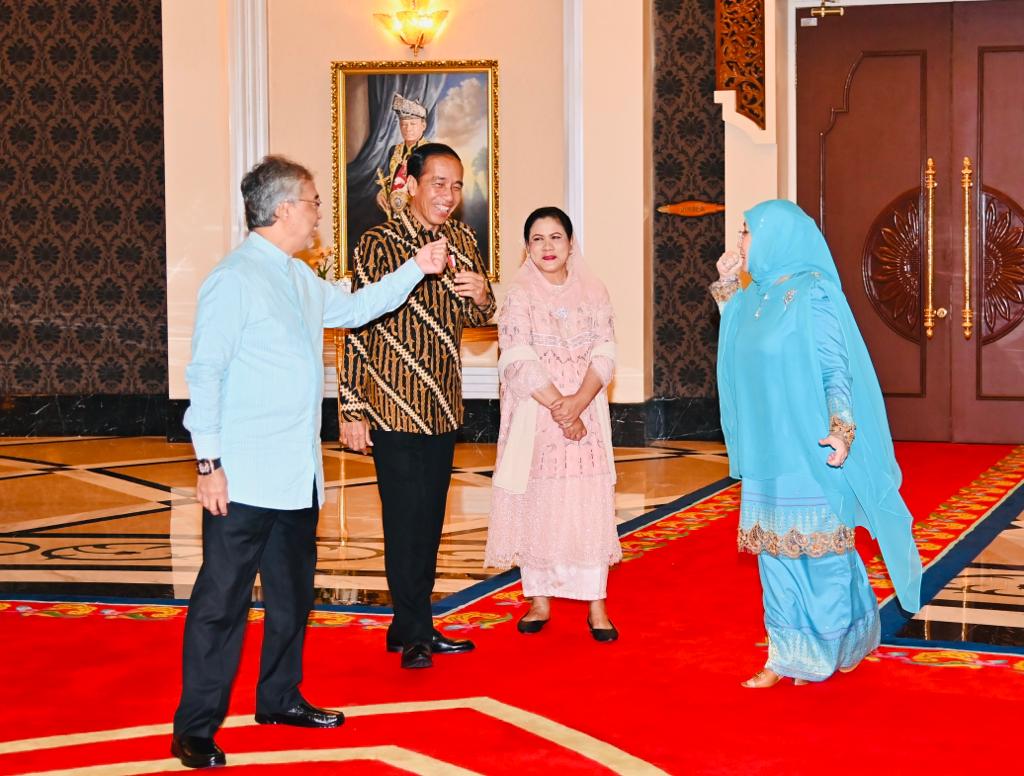 Presiden Jokowi dan Ibu Iriana Bertemu Raja Malaysia di Istana Negara Kuala Lumpur