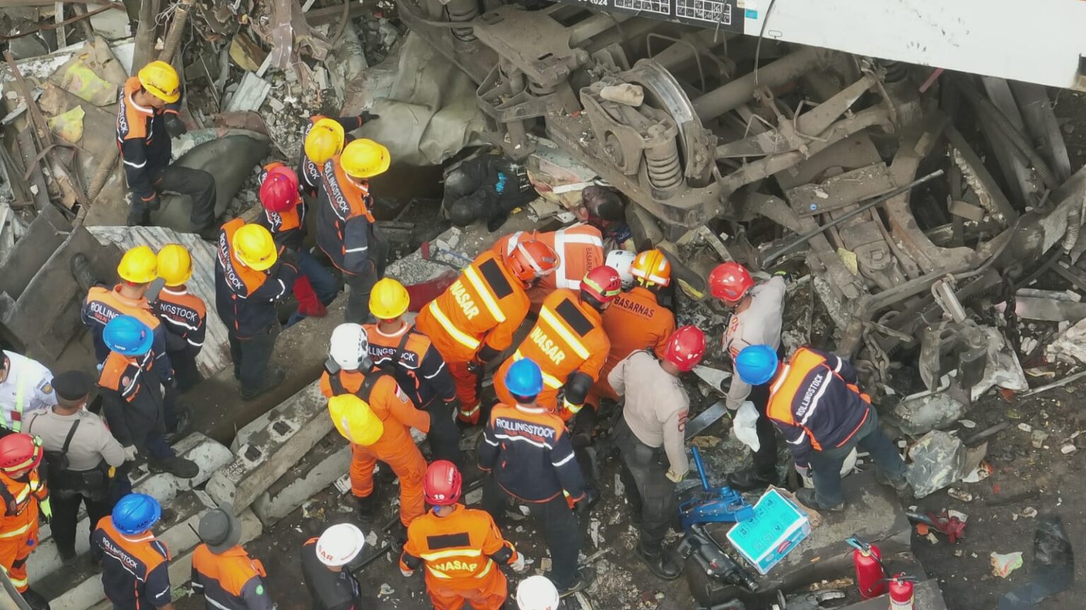 Kecelakaan KA Cicalengka, Tim SAR Gabungan Berhasil Evakuasi Seluruh Korban, Empat Meninggal  